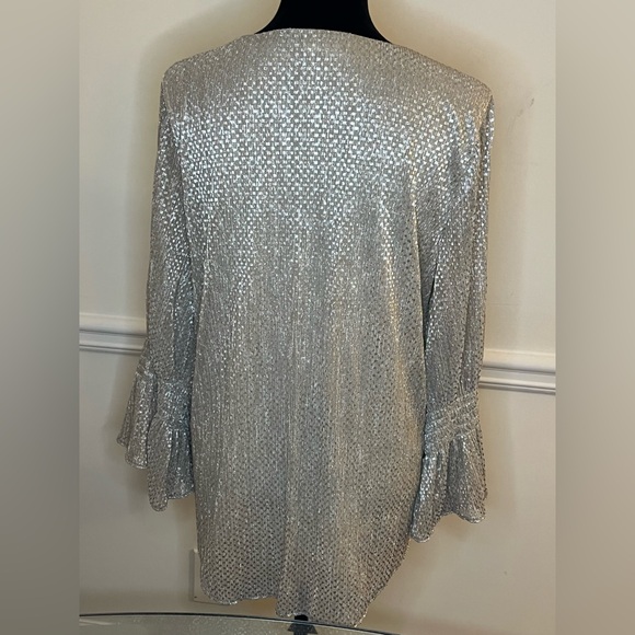 Alfani Women’s V-Neck Metallic Bell Sleeve Pullover Blouse. Medium. - Picture 7 of 10